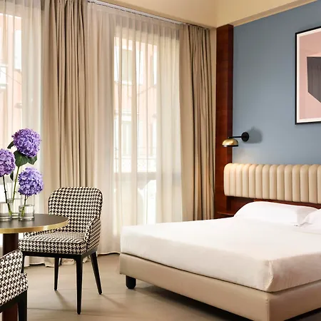 Una Cusani Hotel 4*