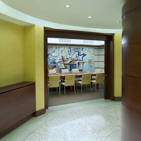 Hotel Una Cusani 4*