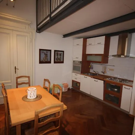 Piazza Castello Apartment