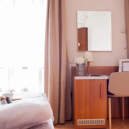 Ares Hotell Milano