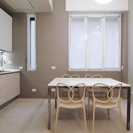 Contempora - Cavallotti 13 - B32 * ミラノ