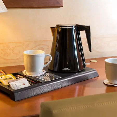 Lancaster Hotel 3*