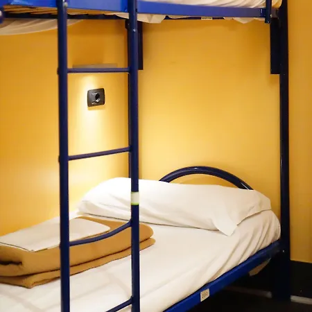 Hostel Aig Piero Rotta Milánó