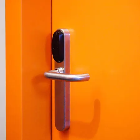 Aig Piero Rotta Hostel Milan