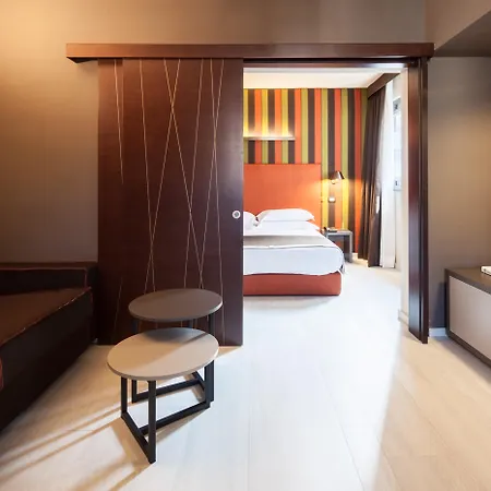 Fifty House Cellini 5*