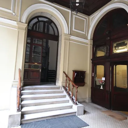 Piazza Castello Apartment