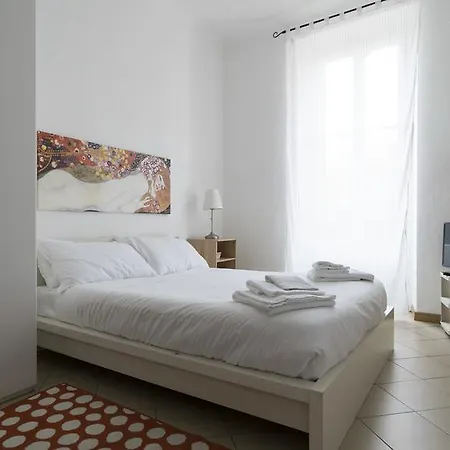 Italianway - Mantegna Apartment Milan