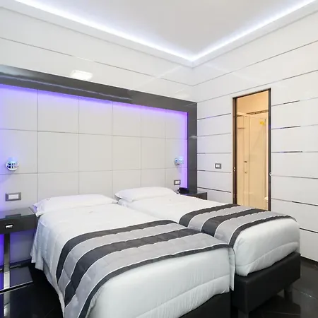 Отель Fiorella 3*