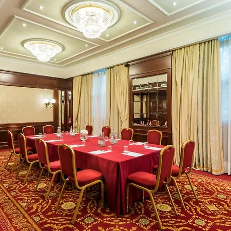 Leonardo Center Hotel 4*