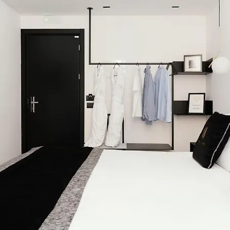 Montenapoleone Lejlighedshotel 4*