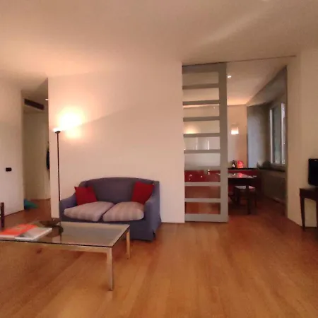 Camera Matrimoniale Nel Quartiere Sant'ambrogio Milano