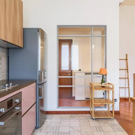 Colored And Spacious Flat Close To Navigli By Easylife Milán