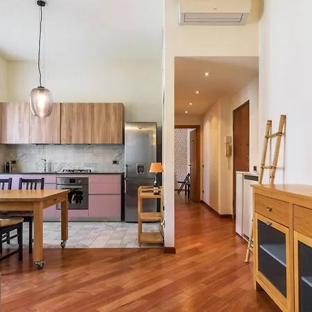 Colored And Spacious Flat Close To Navigli By Easylife *