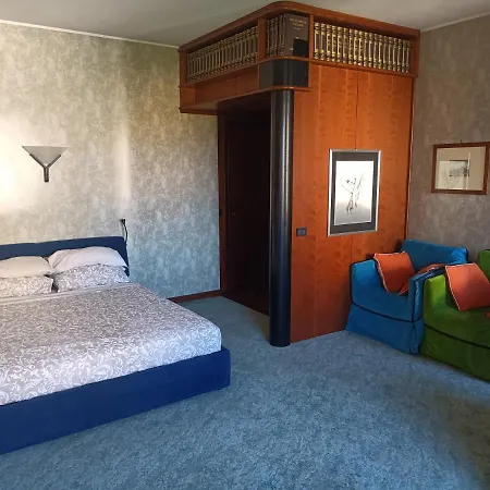 South Gate * Mailand