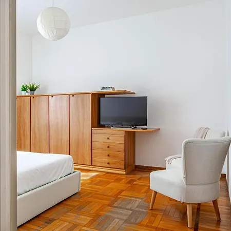 Cozy Cityscape - Quartiere Ortica Apartment Milan