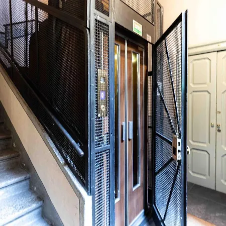 Quadrilatero Della Moda- Luxury Loft In The Heart Of The Fashion District شقة ميلان