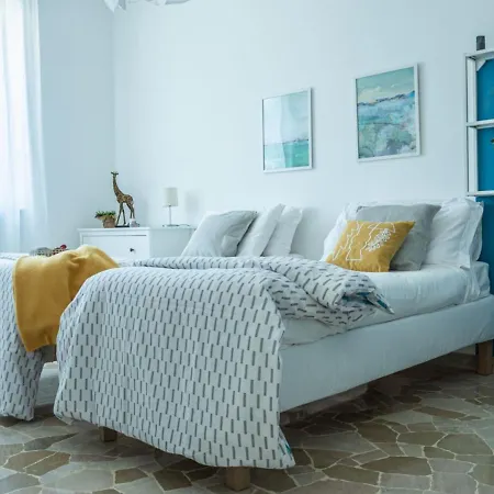 The Rent - Spacious Three-bedroom In Lorenteggio Apartamento