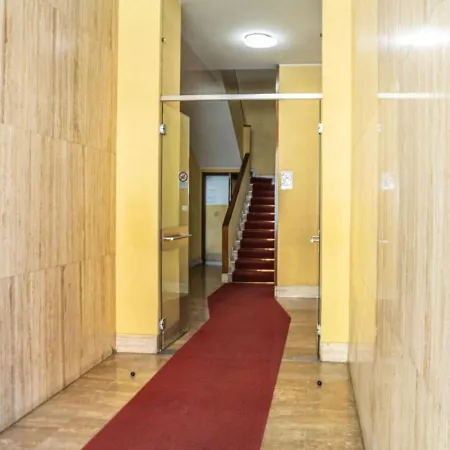 Apartamento The Rent - Spacious Three-bedroom In Lorenteggio Milão