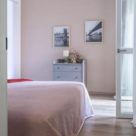 The Rent - Spacious Three-bedroom In Lorenteggio Apartamento *