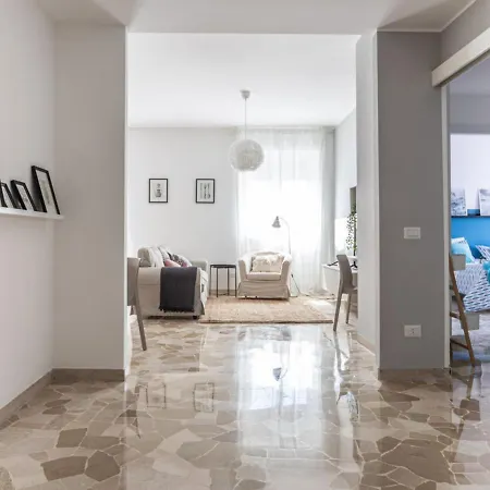 The Rent - Spacious Three-bedroom In Lorenteggio Apartamento