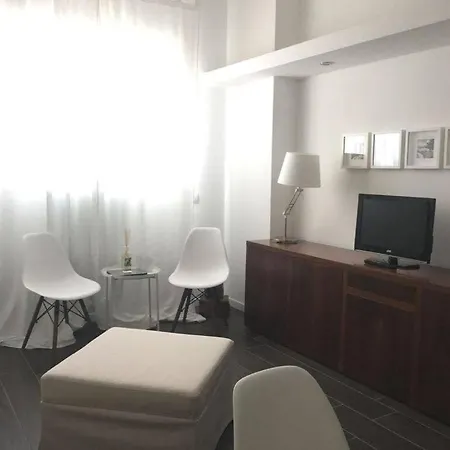 Quiet And Comfortable In Porta Romana Milan