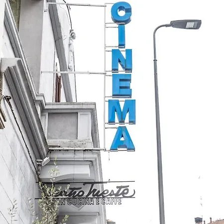 La Del Teatro * Mailand