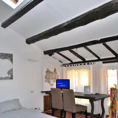 Toya Apartment *