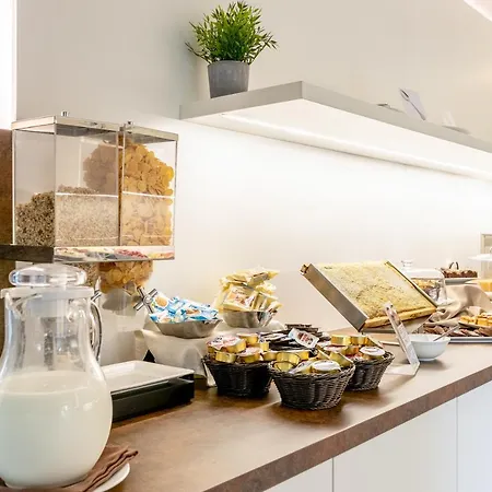 Acca Palace - Aa Hotel