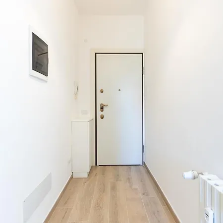 Alessia's Flat- M3 Corvetto Milán