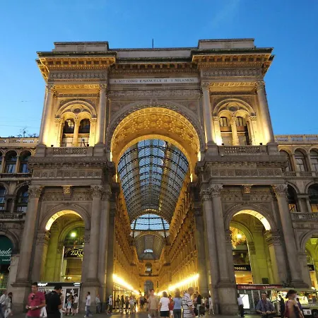 Appartement Ampio A 5 Minuti Dal Duomo! Milaan
