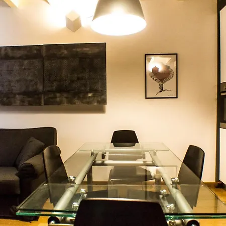 Cozy Navigli Apartment