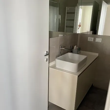 Milano: Incantevole In Pieno Centro - Fancy Yellow Apartment *