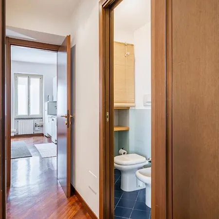 Easylife - Colorful In Porta Venezia District Apartment
