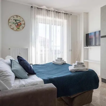 Rent Apartment - Parking And Comfort - Spacious Apt Up To 8 Pax *