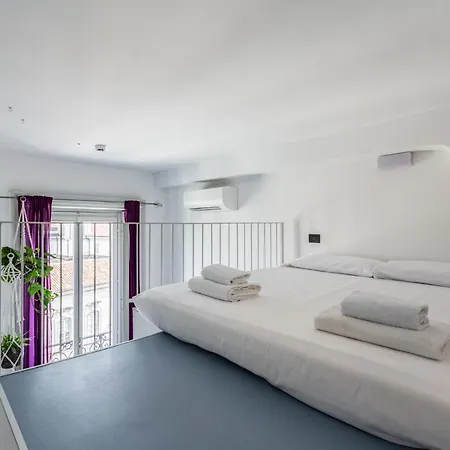 Guesthost - Apts Milano-corso Magenta شقة