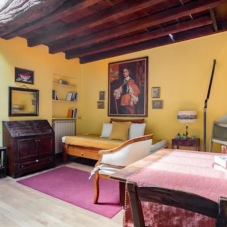 Brera Cosy Studio On 2 Levels! דירה מילאנו