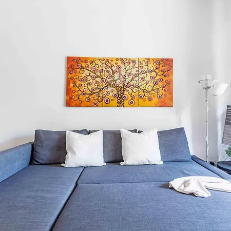 Apartment Joivy Adorable Flat With Balcony Milan