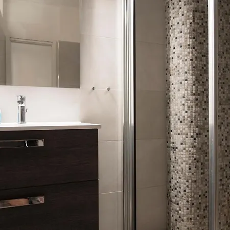 Youhosty - Pavia 7 米兰