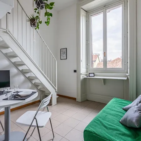 Guesthost - Apts Milano-corso Magenta شقة *