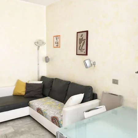 Impeccable In Next To M1 Metro 10 Mins Away From Duomo Wi-fi Feel Like Mailand