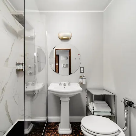 Adore Aparthotel