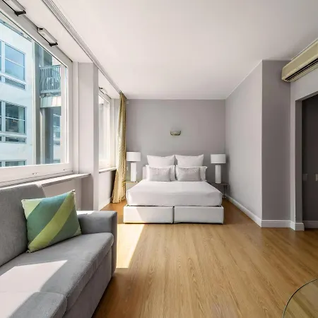 Aparthotel Adore