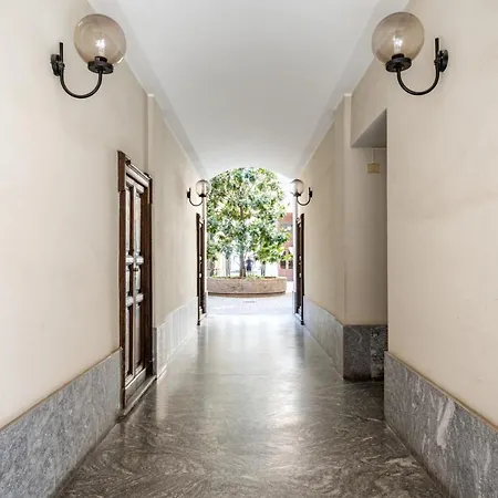 Easylife - Colorful In Porta Venezia District Apartment