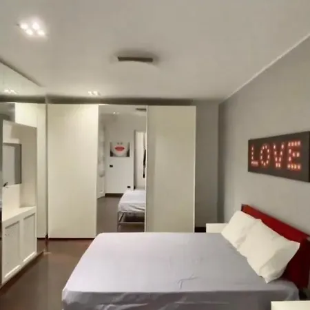 Daire Luxury 100 Mq A Stone's Throw From The Duomo Milano