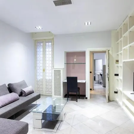 Daire Luxury 100 Mq A Stone's Throw From The Duomo Milano