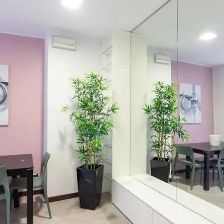 Luxury 100 Mq A Stone's Throw From The Duomo Daire Milano