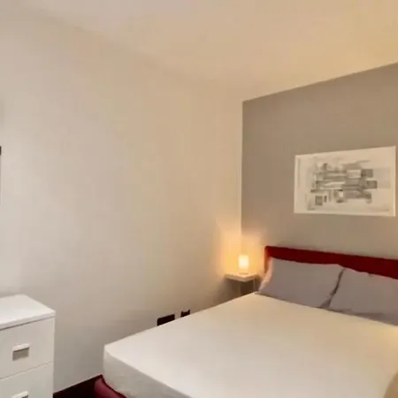 Luxury 100 Mq A Stone's Throw From The Duomo Daire