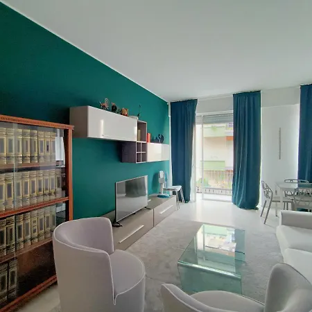 Joivy Elegant Flat For 6 With 2 Balconies ميلان