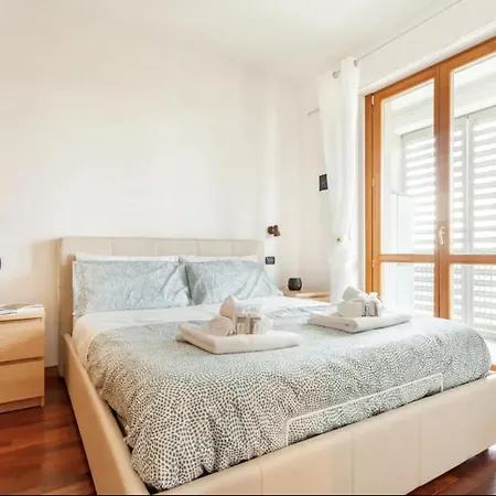 아파트 Luminoso Attico Con Garage Gratis Vicino Al Duomo E Allo Ieo *