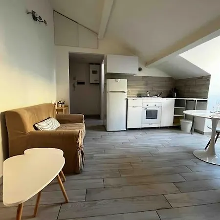 Apartment Wood 20 *